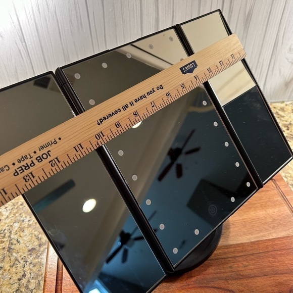 Weily fold out make up mirror - Picture 8 of 15